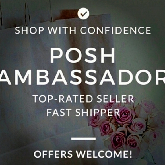 Victoria's Wardrobe & Closet βπβ - Picture 1 of 4